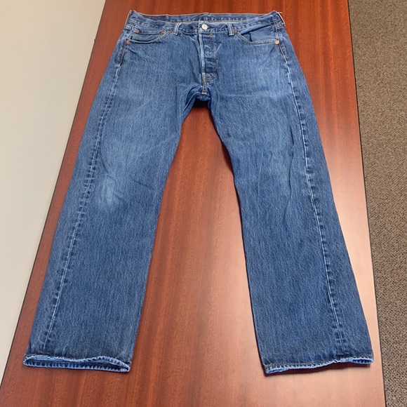 Levis Jeans - Picture 4 of 6